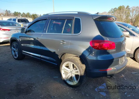 2016 Volkswagen Tiguan R-Line from USA, damaged, VIN WVGAV7AX0GW043492